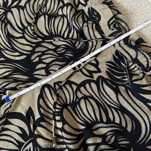 Susan Garvey small cropped wide-leg tan floral pants - Picture 4 of 7